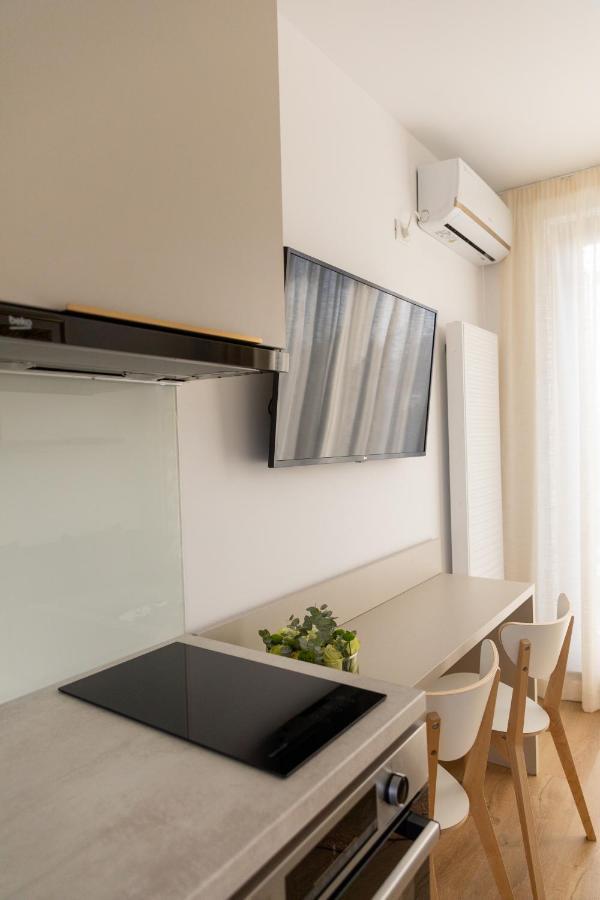 Studio 8 I One Bedroom Apartment I Airport I Therme Otopeni Exterior photo
