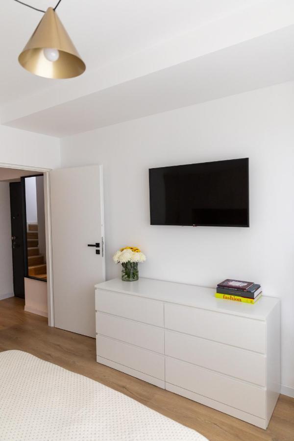 Studio 8 I One Bedroom Apartment I Airport I Therme Otopeni Exterior photo